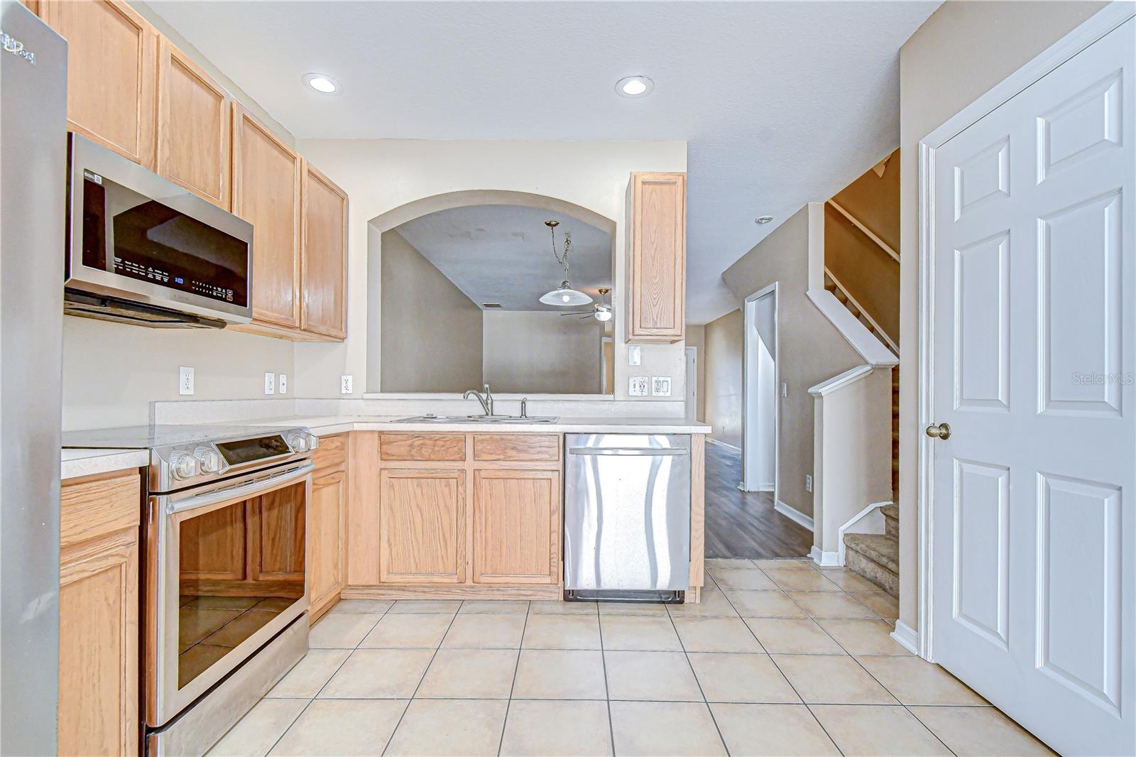 Image 12 of 25 For 10720 Chesham Hill Court