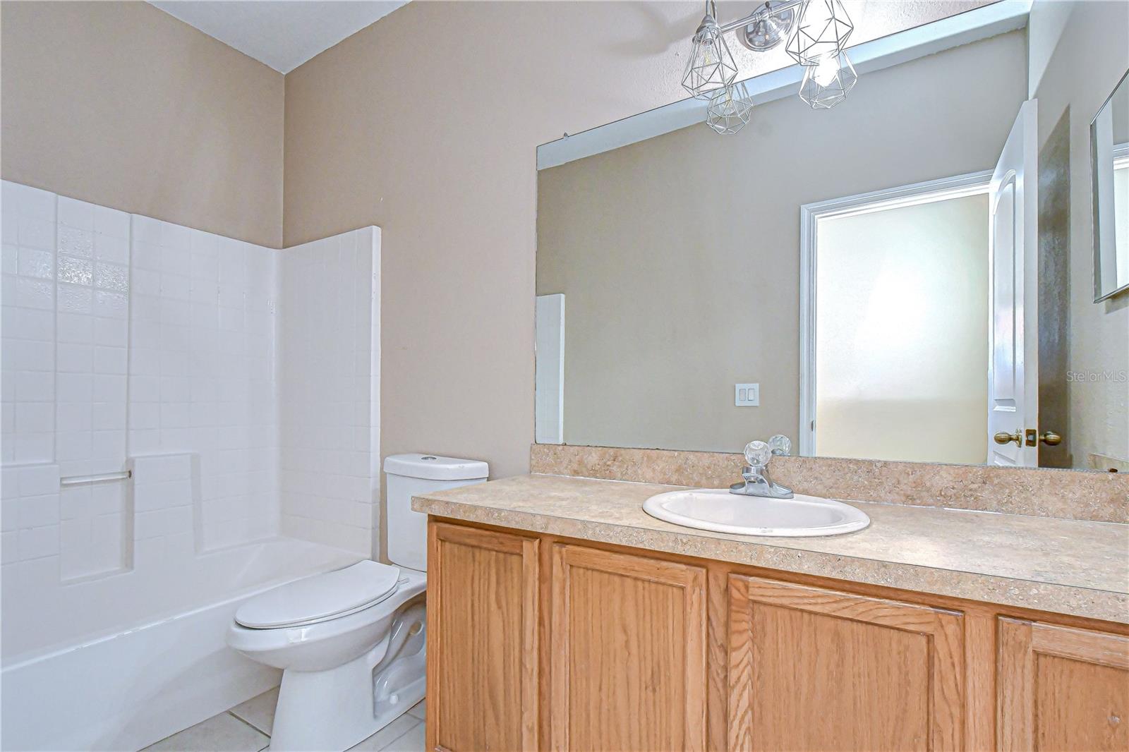 Image 16 of 25 For 10720 Chesham Hill Court