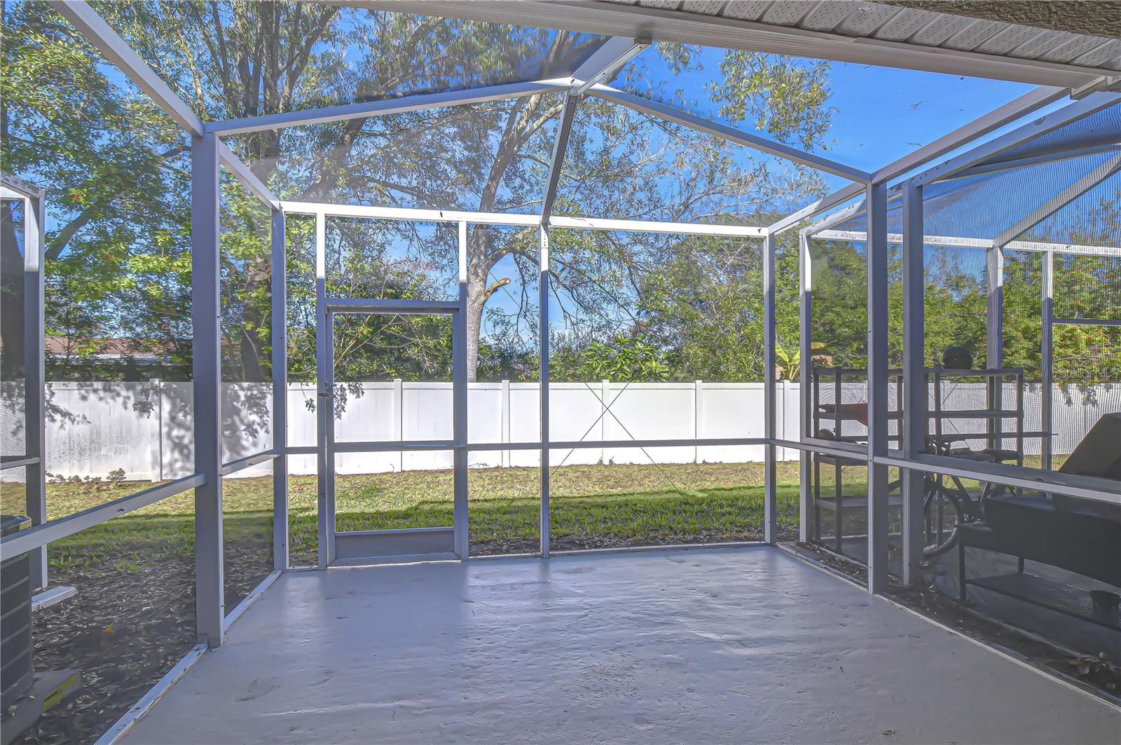 Image 20 of 25 For 10720 Chesham Hill Court