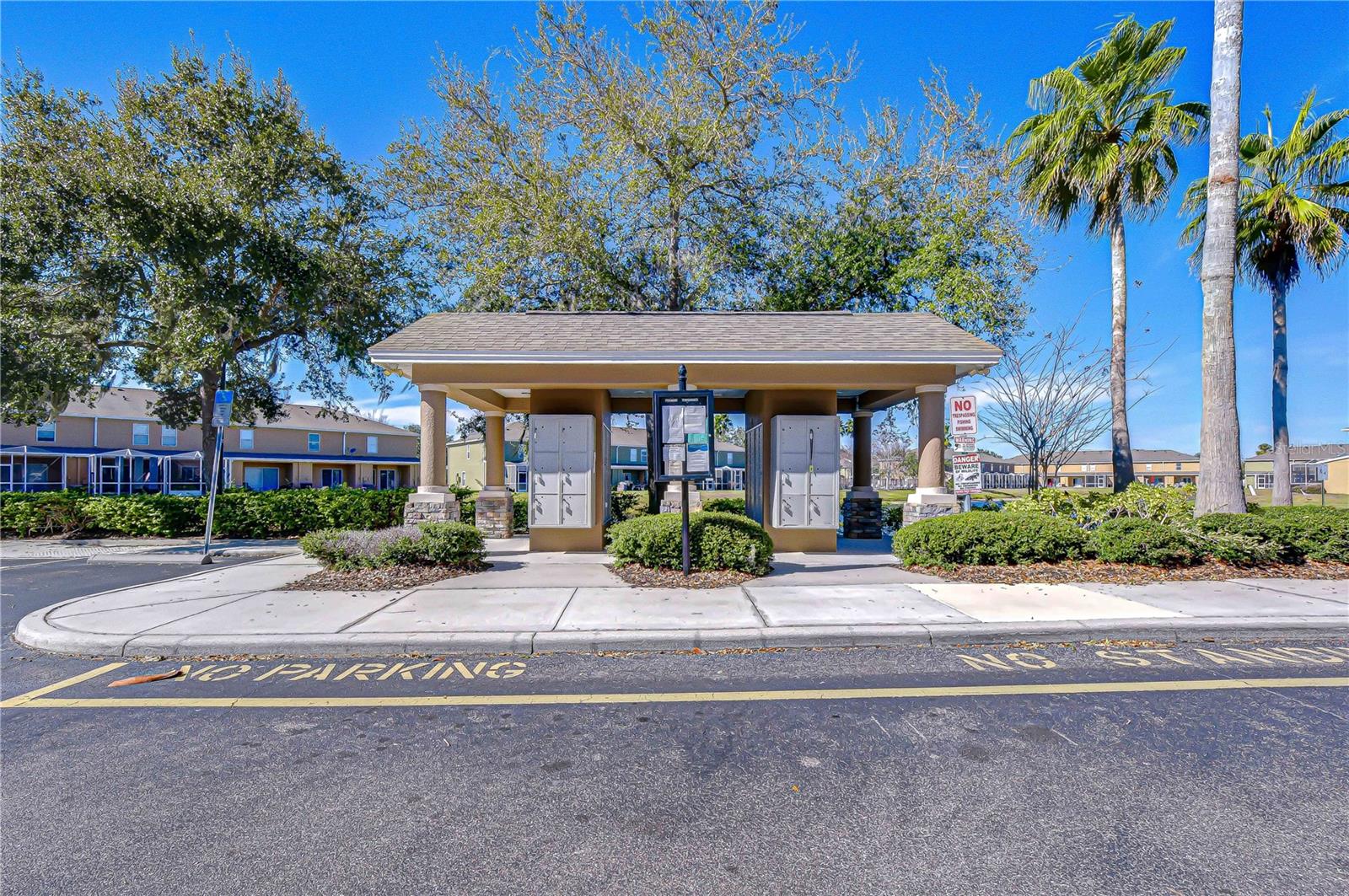 Image 23 of 25 For 10720 Chesham Hill Court