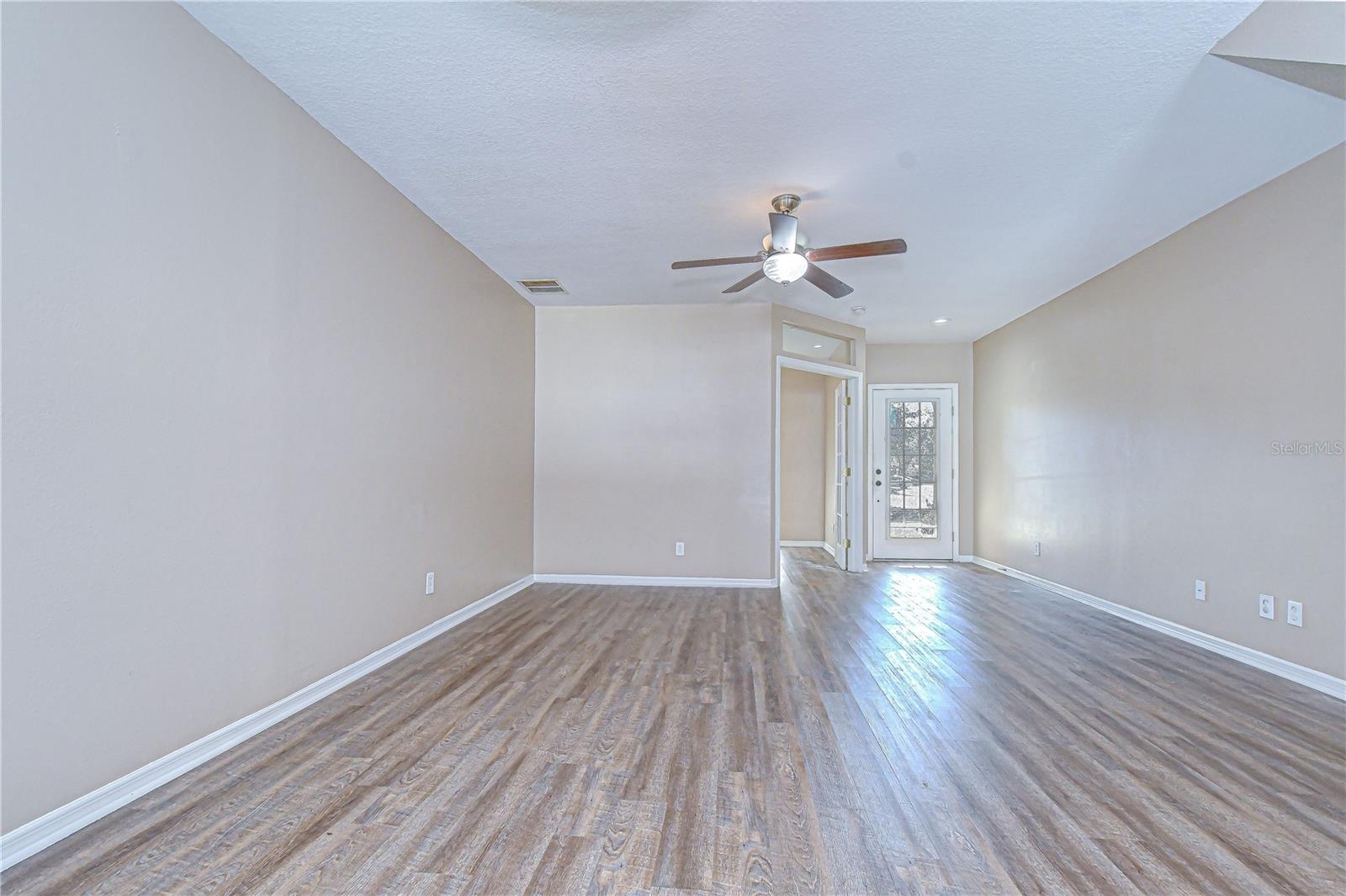 Image 7 of 25 For 10720 Chesham Hill Court