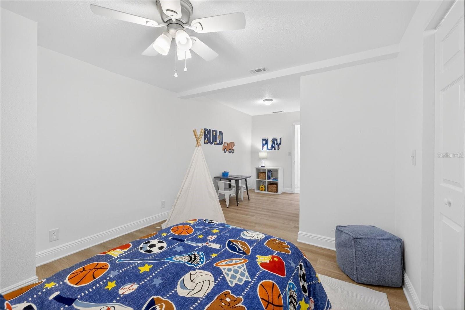 Image 21 of 36 For 6982 79th Avenue N