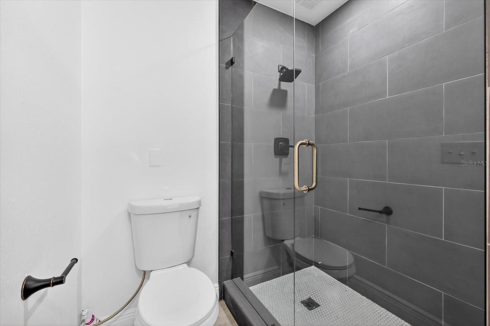 Image 29 of 36 For 6982 79th Avenue N