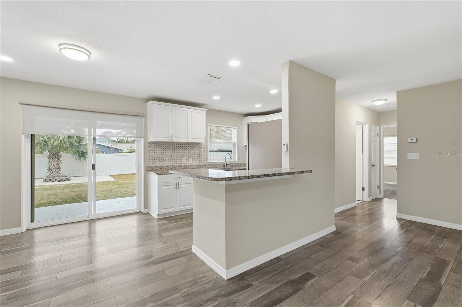 Image 10 of 33 For 5613 57th Avenue N