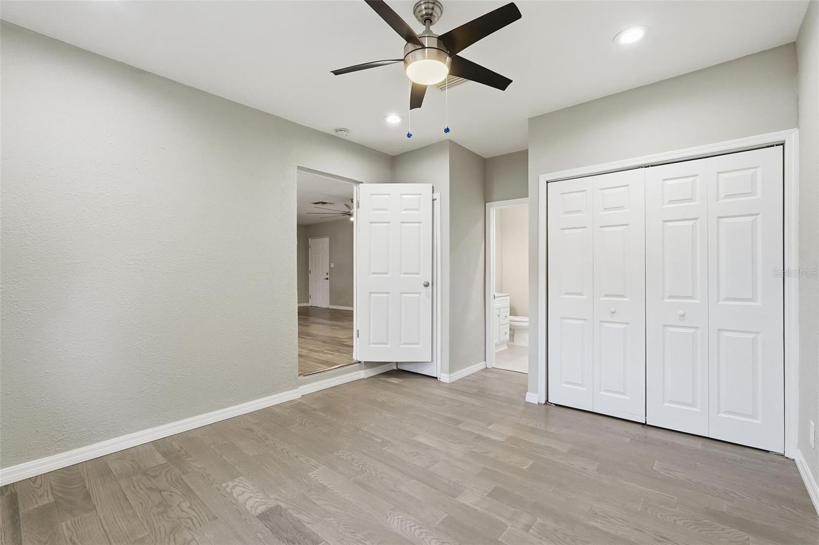 Image 14 of 33 For 5613 57th Avenue N