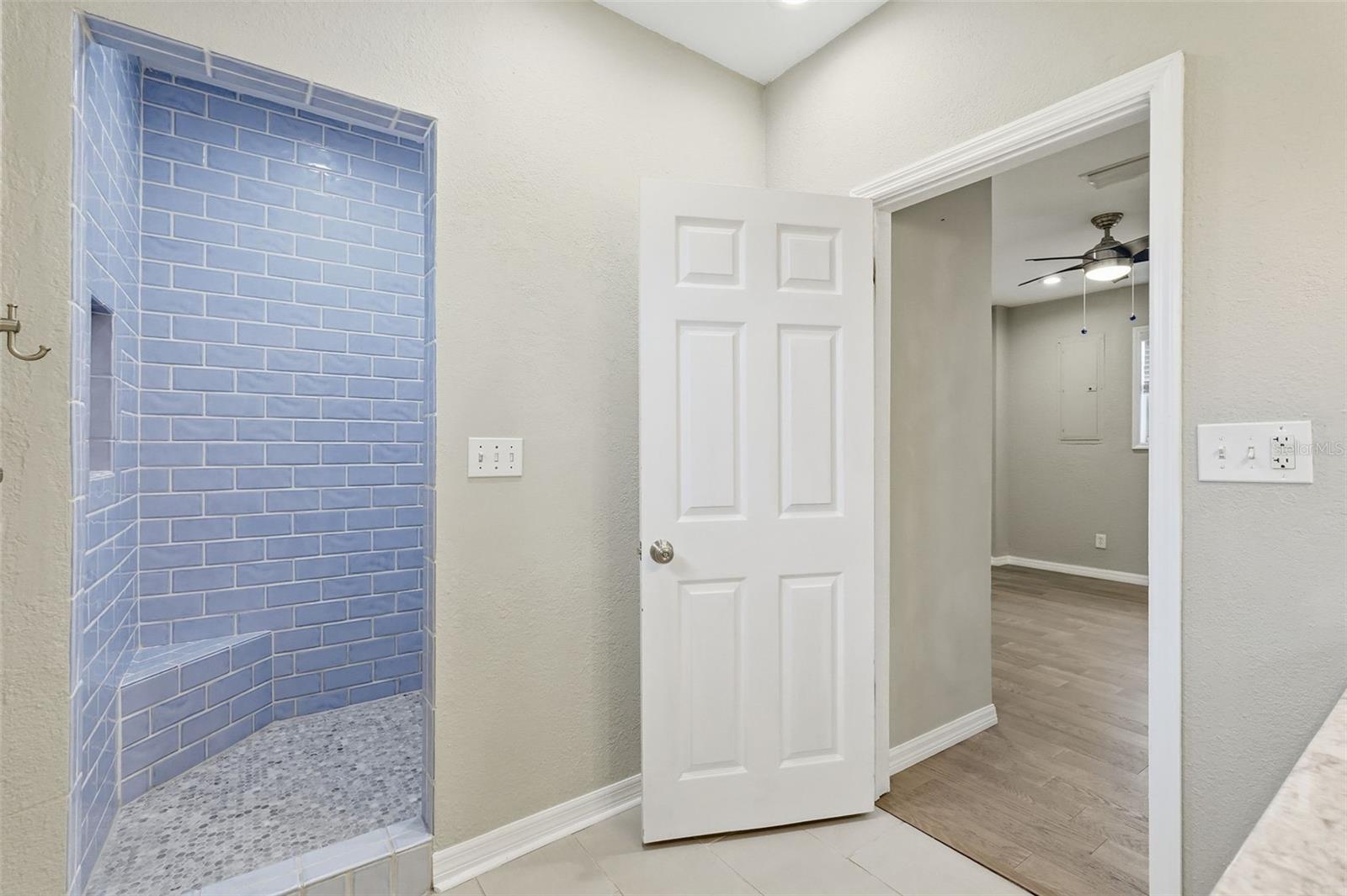 Image 16 of 33 For 5613 57th Avenue N