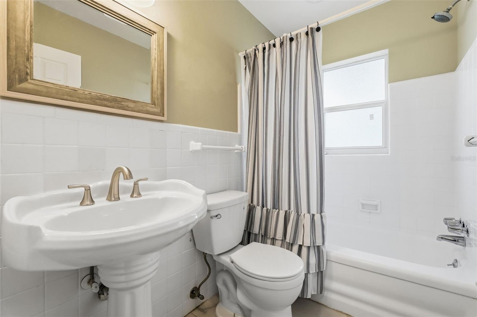 Image 25 of 33 For 5613 57th Avenue N