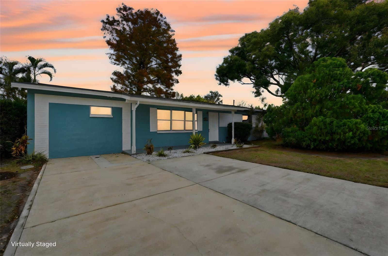 Image 3 of 33 For 5613 57th Avenue N