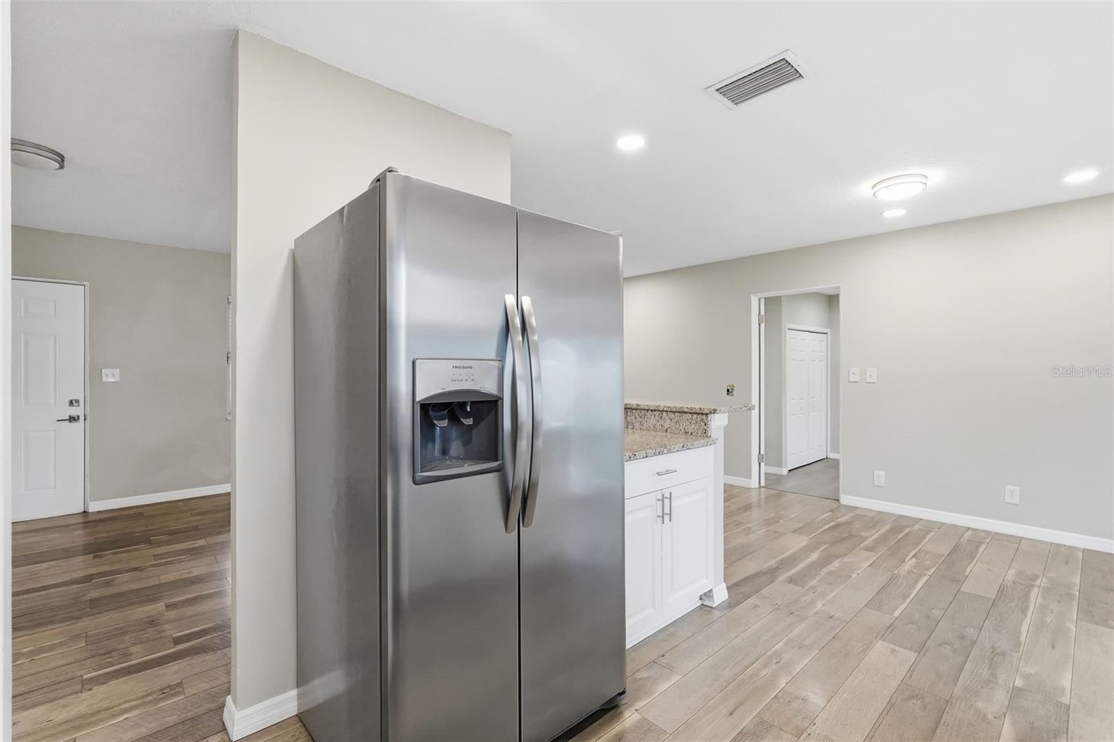 Image 6 of 33 For 5613 57th Avenue N