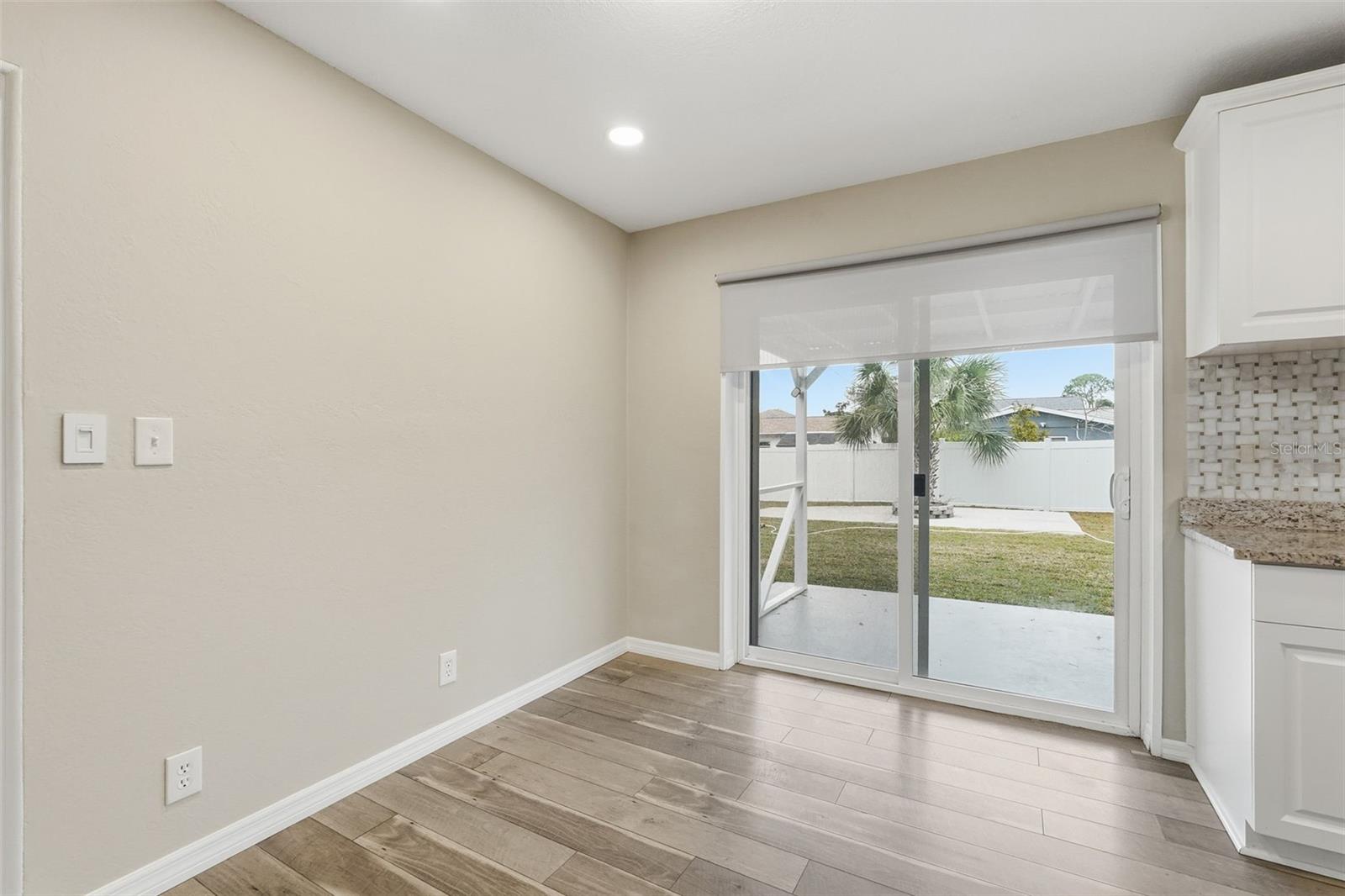 Image 8 of 33 For 5613 57th Avenue N