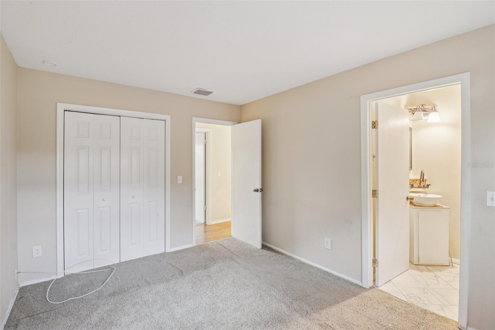 Image 17 of 21 For 7649 Stratford Boulevard