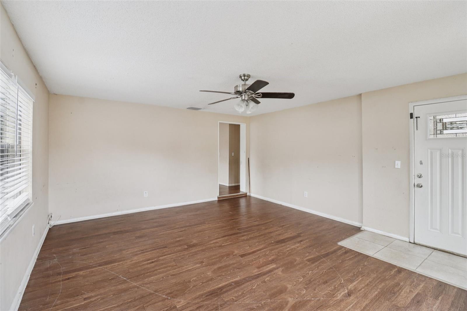 Image 5 of 21 For 7649 Stratford Boulevard