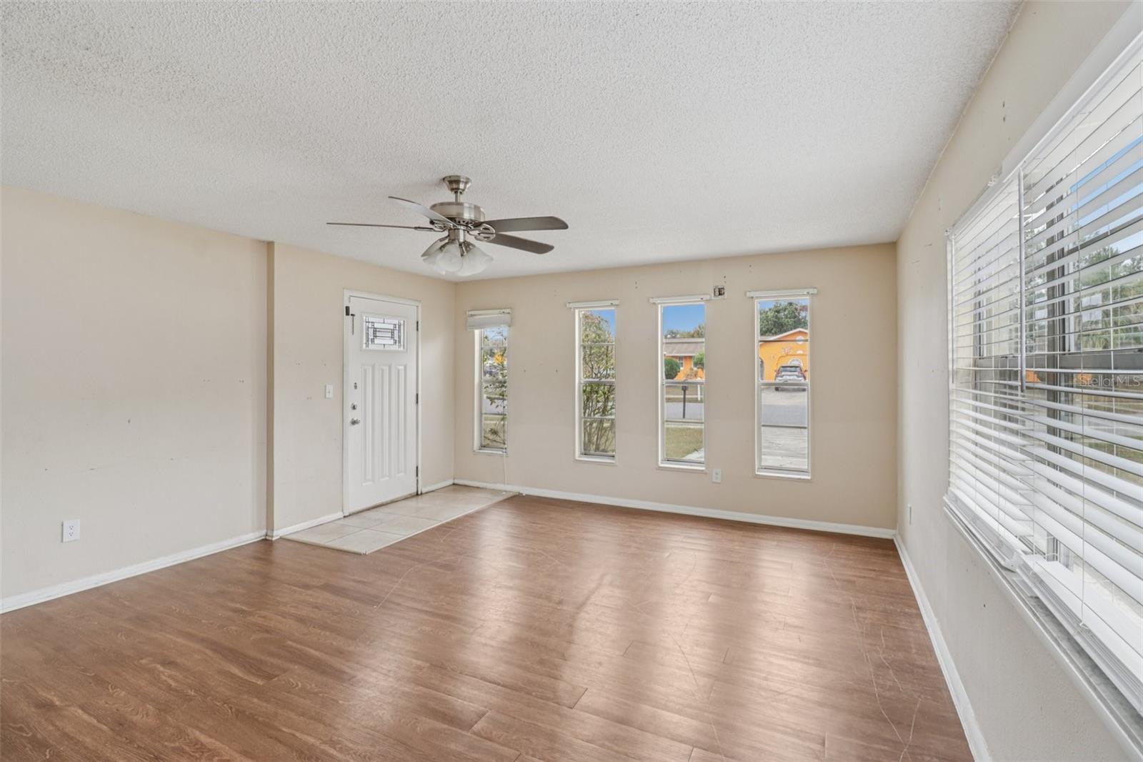 Image 6 of 21 For 7649 Stratford Boulevard