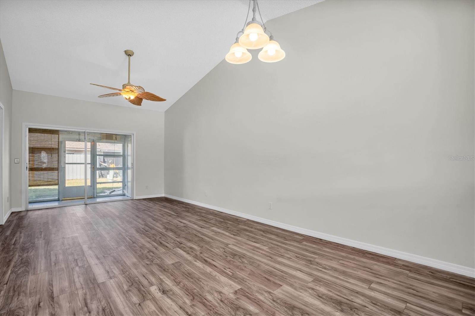 Image 10 of 37 For 3865 El Camino Court