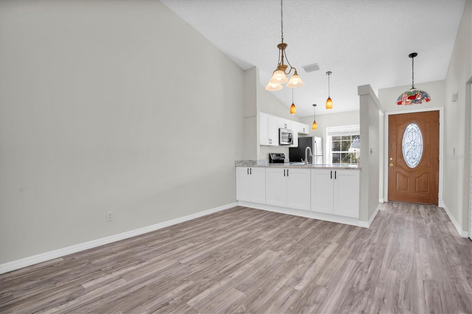 Image 11 of 37 For 3865 El Camino Court