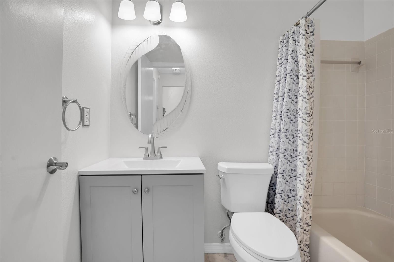 Image 19 of 37 For 3865 El Camino Court