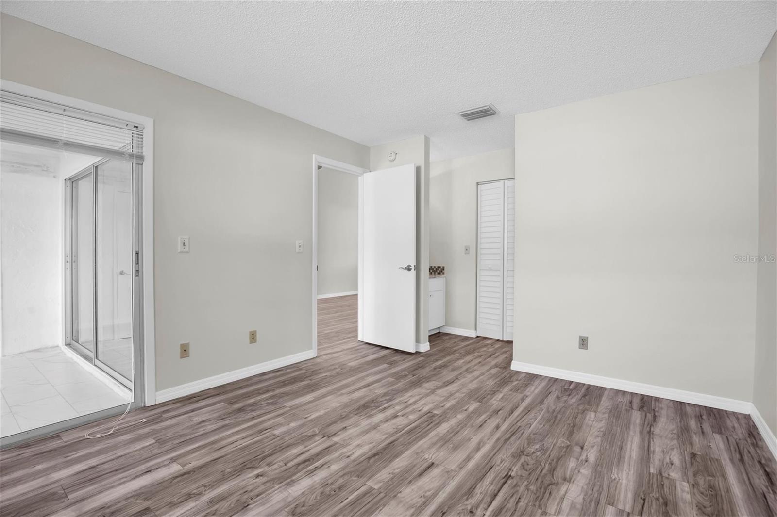 Image 23 of 37 For 3865 El Camino Court