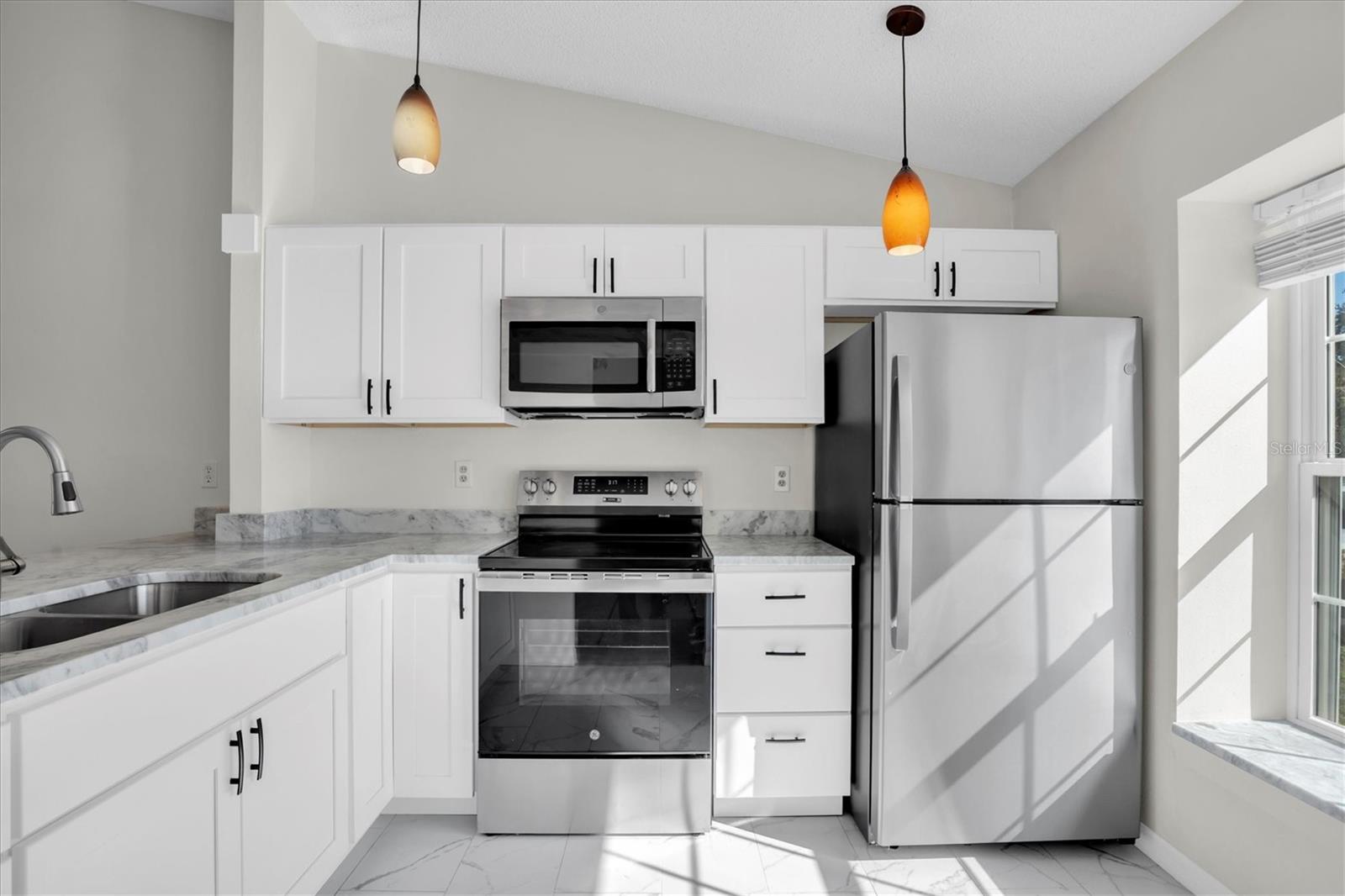 Image 5 of 37 For 3865 El Camino Court