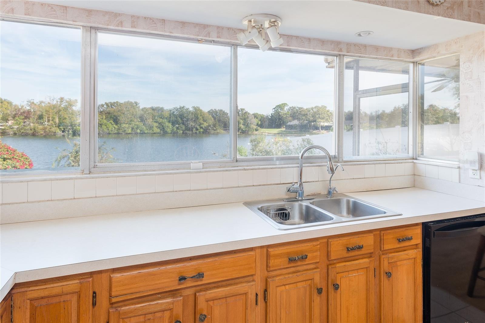 Image 16 of 74 For 6809 Twelve Oaks Boulevard