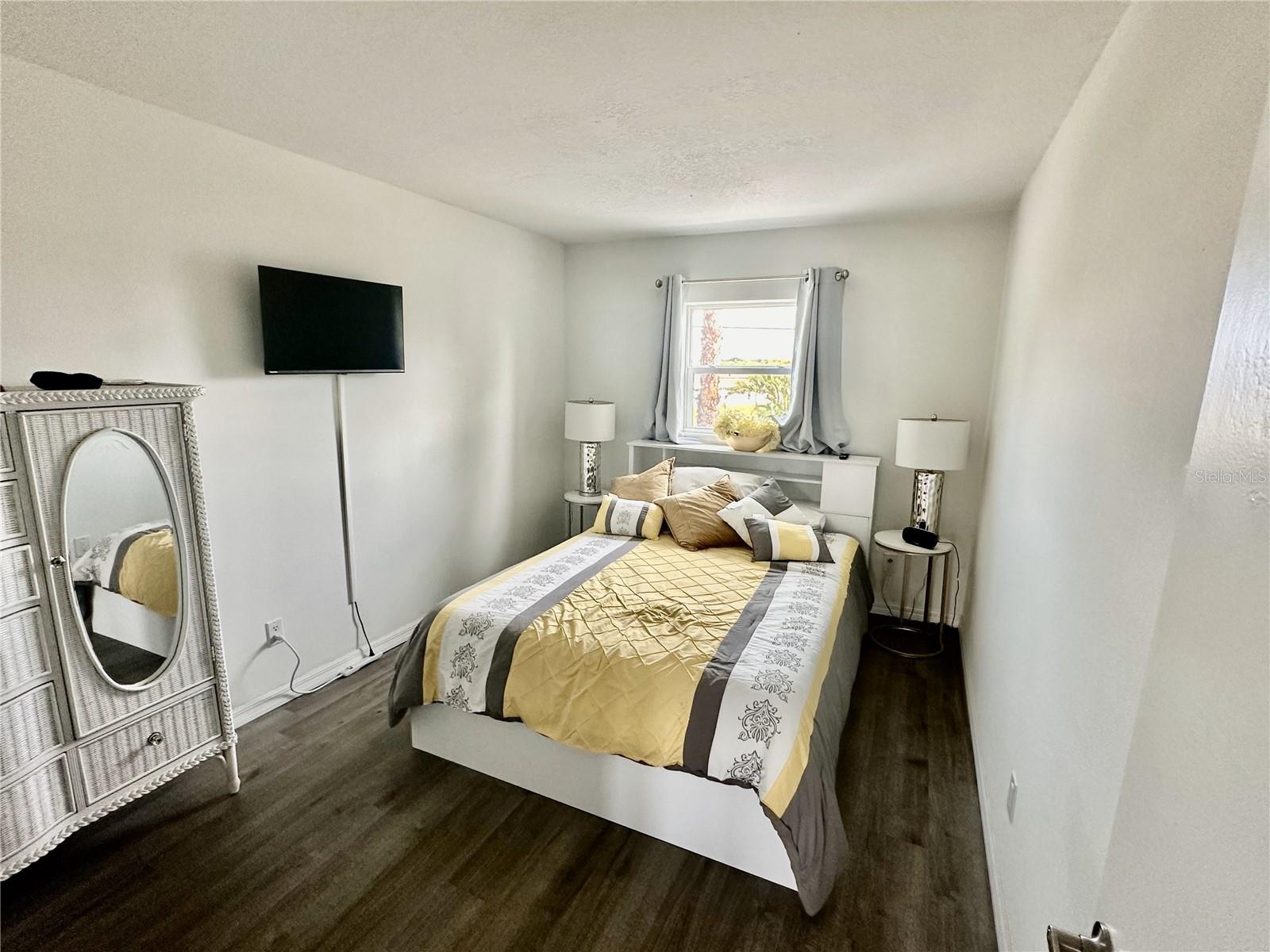 Image 18 of 23 For 3303 Shell Point #a Road