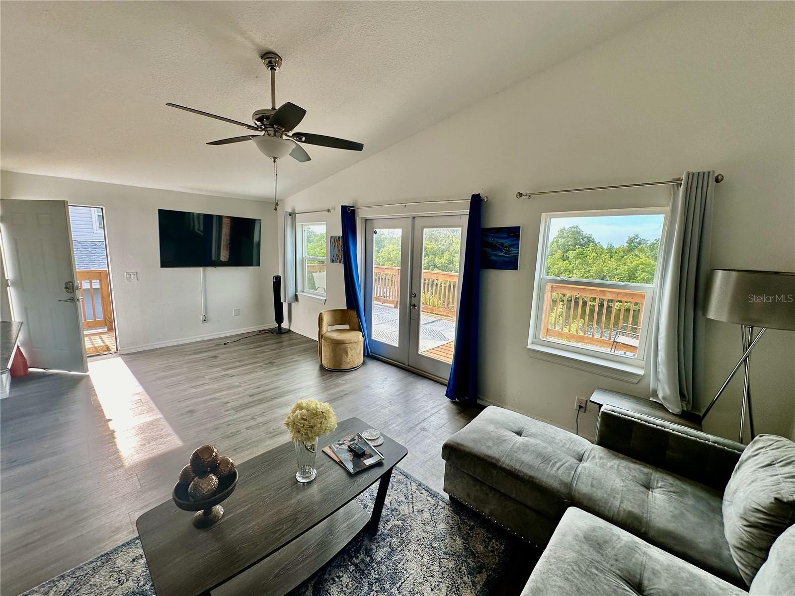 Image 9 of 23 For 3303 Shell Point #a Road