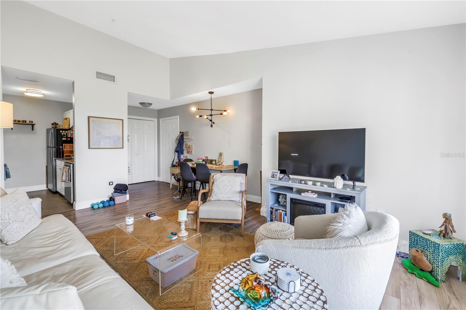 Image 16 of 32 For 11901 4th Street N 9307