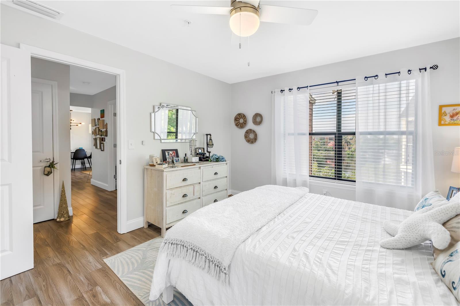 Image 20 of 32 For 11901 4th Street N 9307