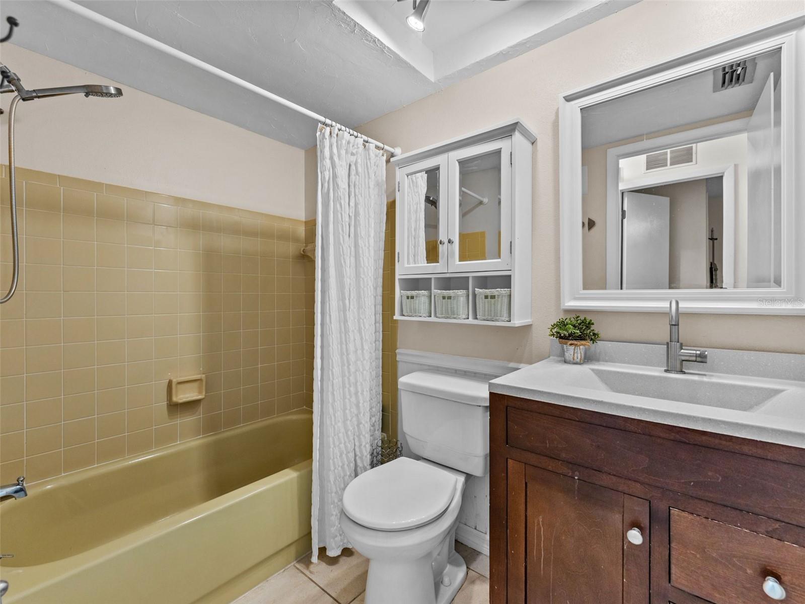 Image 14 of 29 For 1768 Groveleaf Avenue