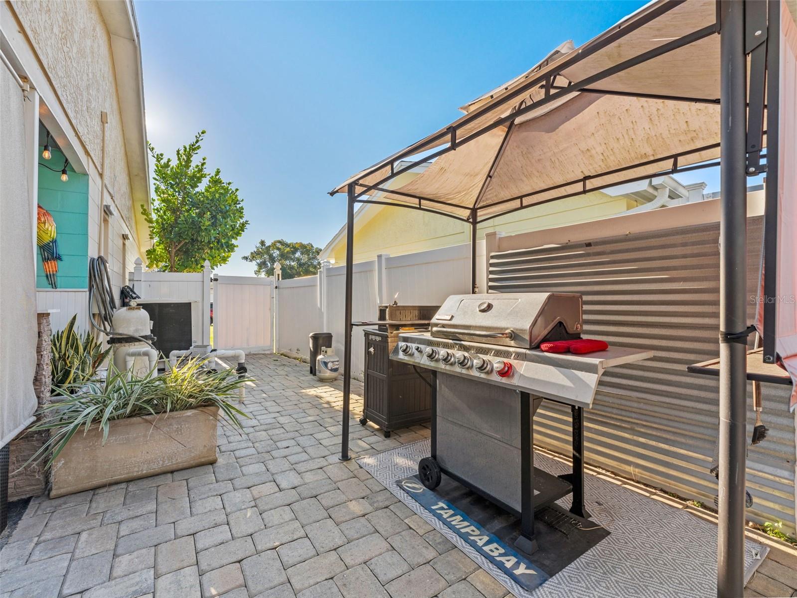 Image 19 of 29 For 1768 Groveleaf Avenue