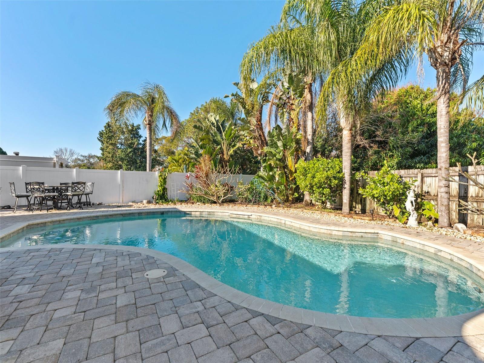 Image 26 of 29 For 1768 Groveleaf Avenue