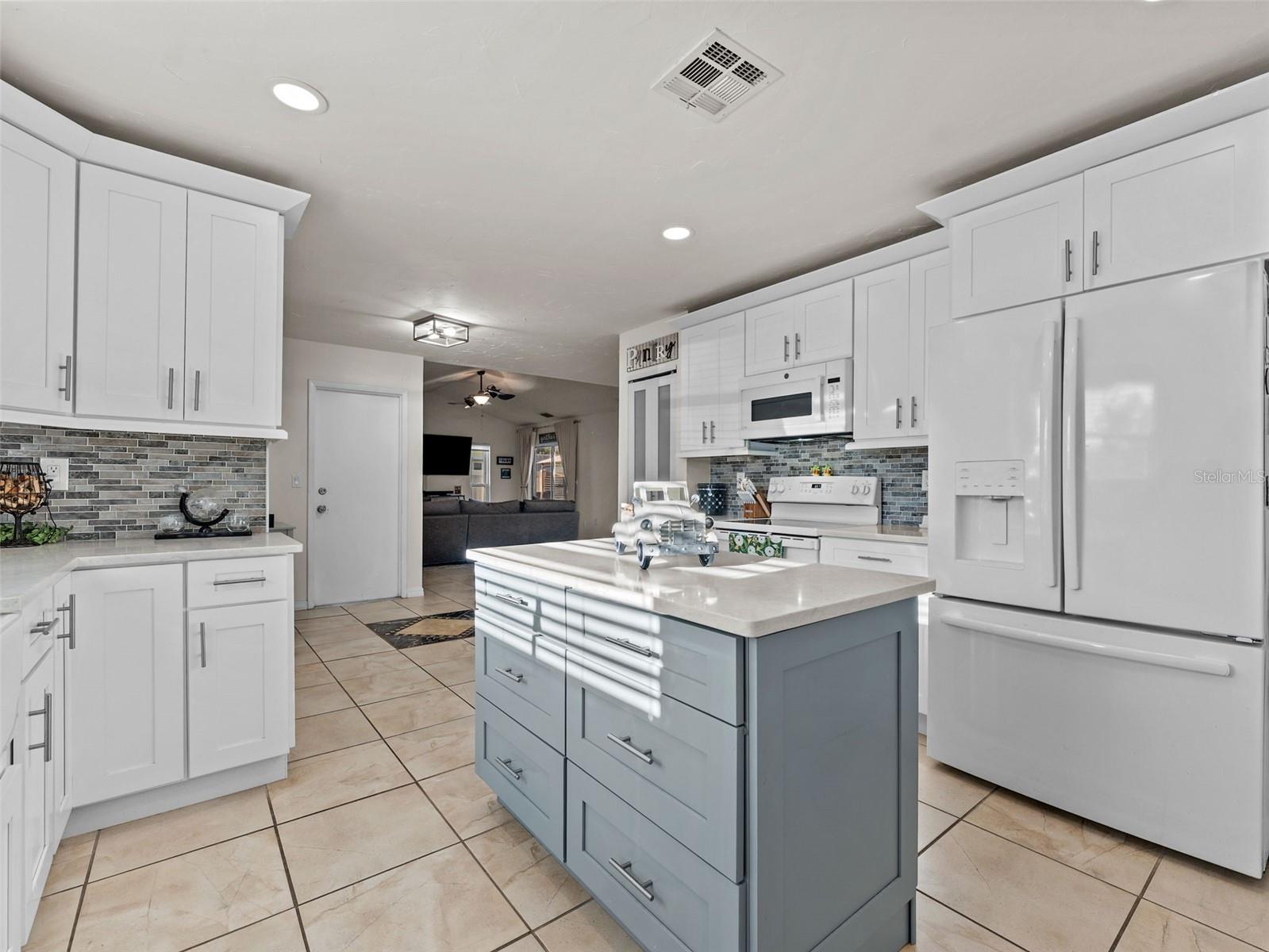 Image 7 of 29 For 1768 Groveleaf Avenue