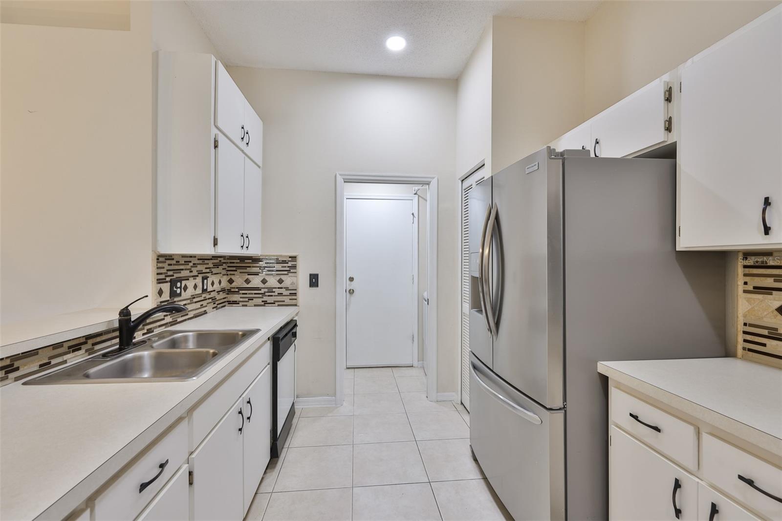 Image 29 of 57 For 2505 New Haven Circle 109