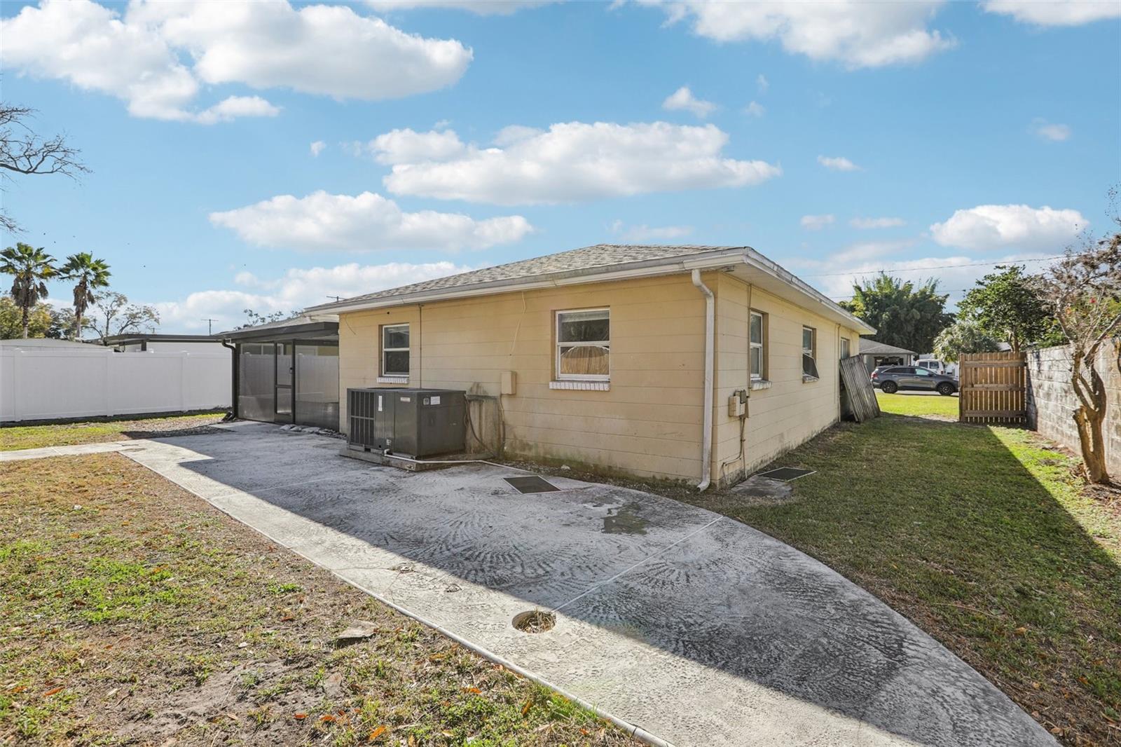 Image 27 of 30 For 1809 Crawford Street