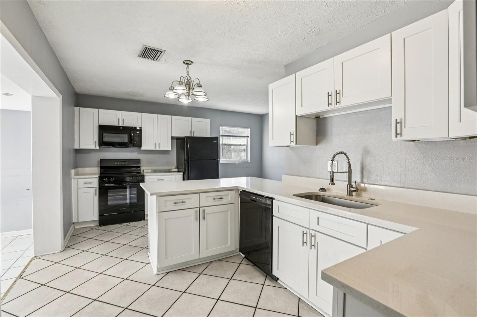 Image 6 of 30 For 1809 Crawford Street