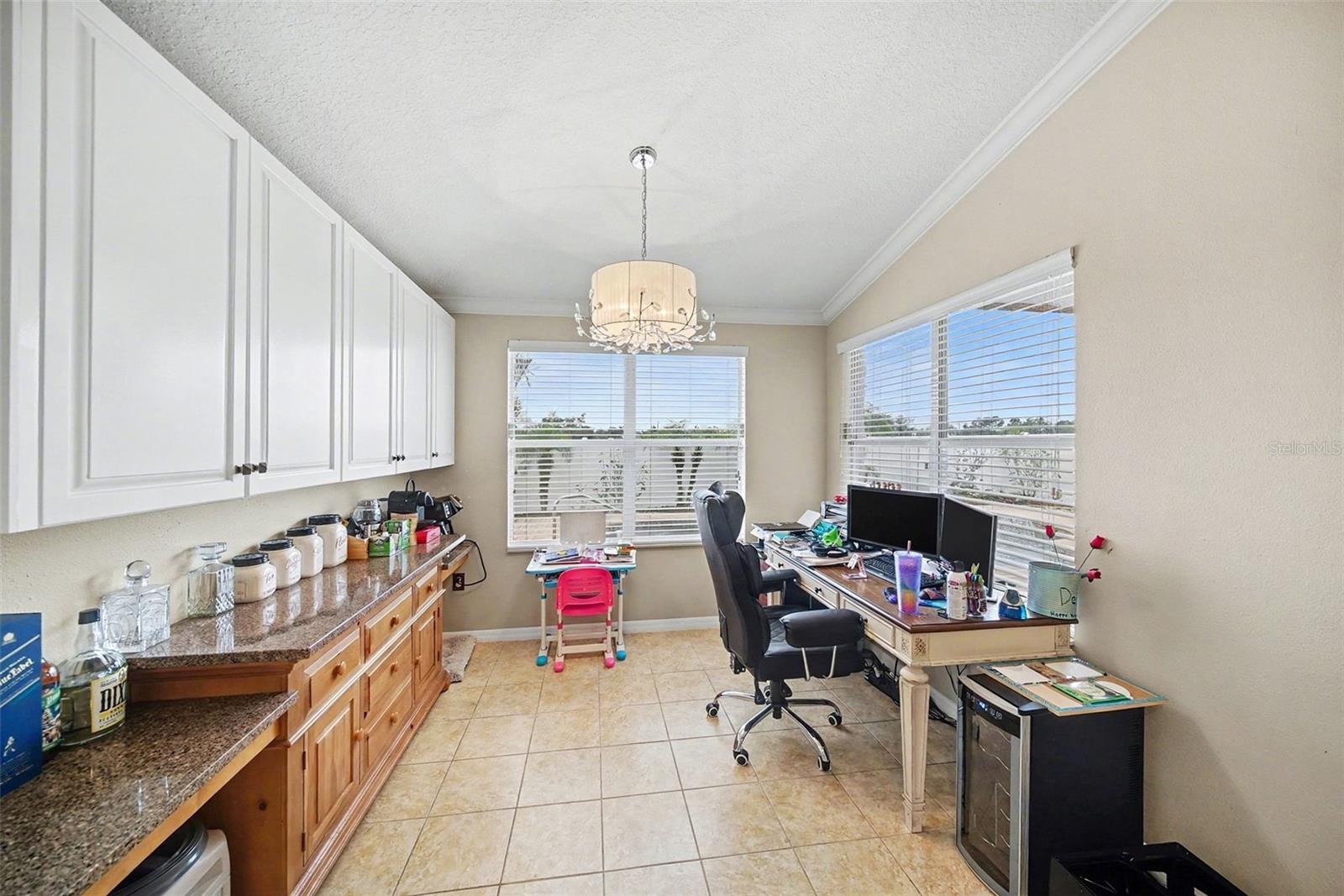 Listing photo id 9 for 215 Fern Gulley Drive