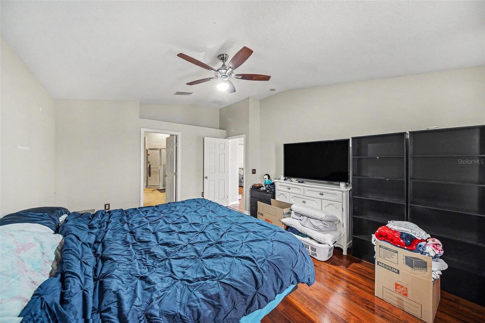 Listing photo id 12 for 215 Fern Gulley Drive