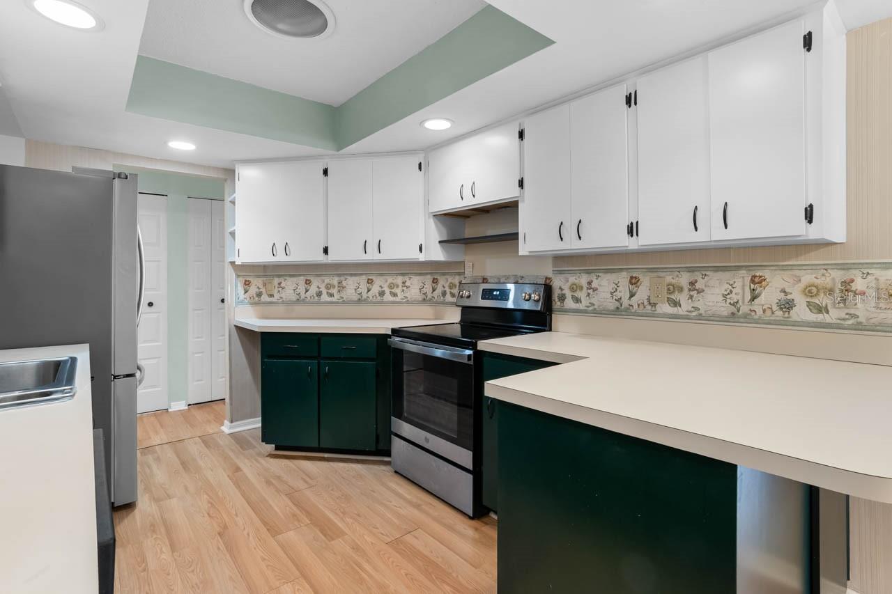 Image 11 of 50 For 1102 Harefield Circle