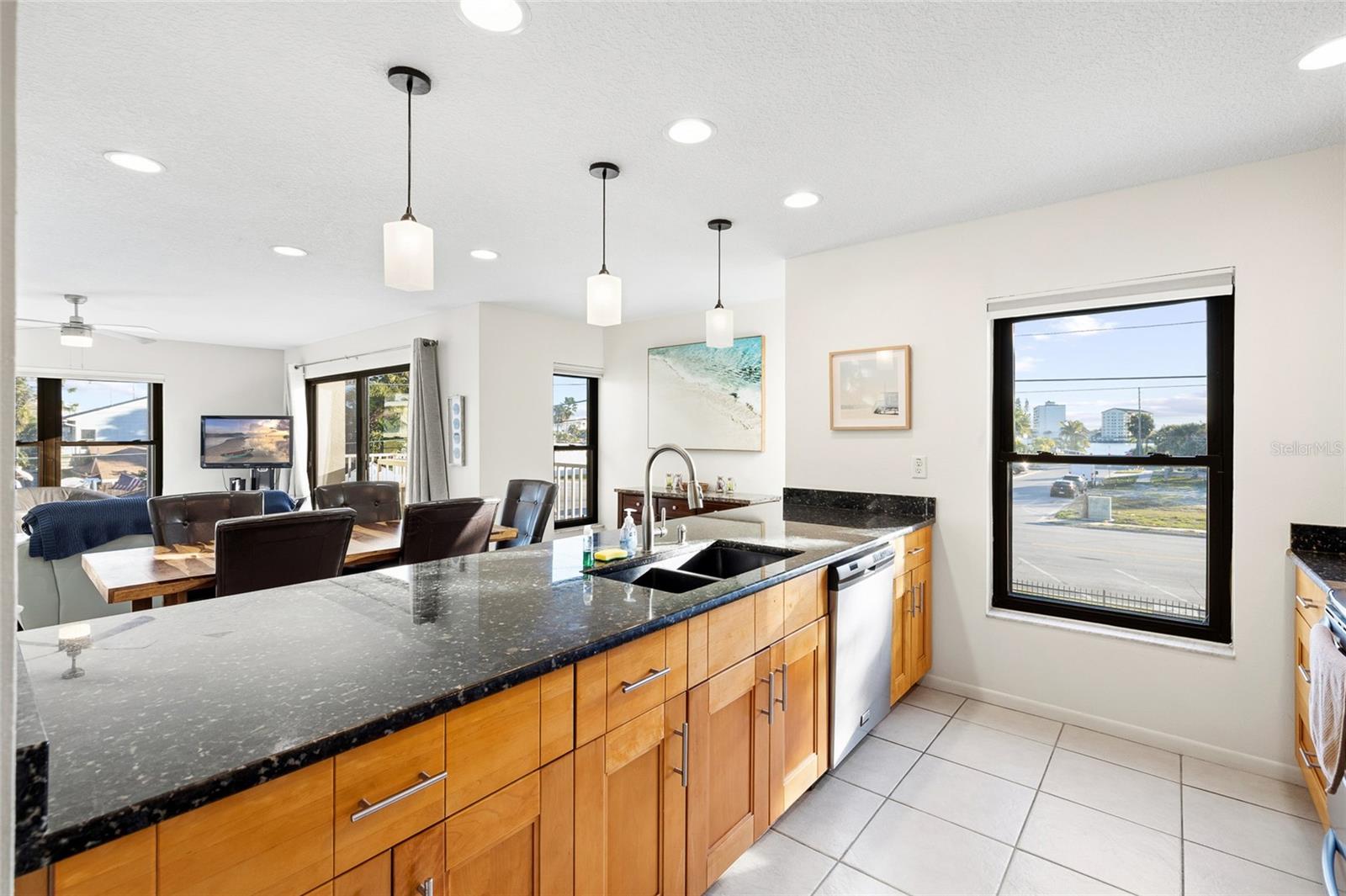 Image 6 of 39 For 15 Glendale Street B4