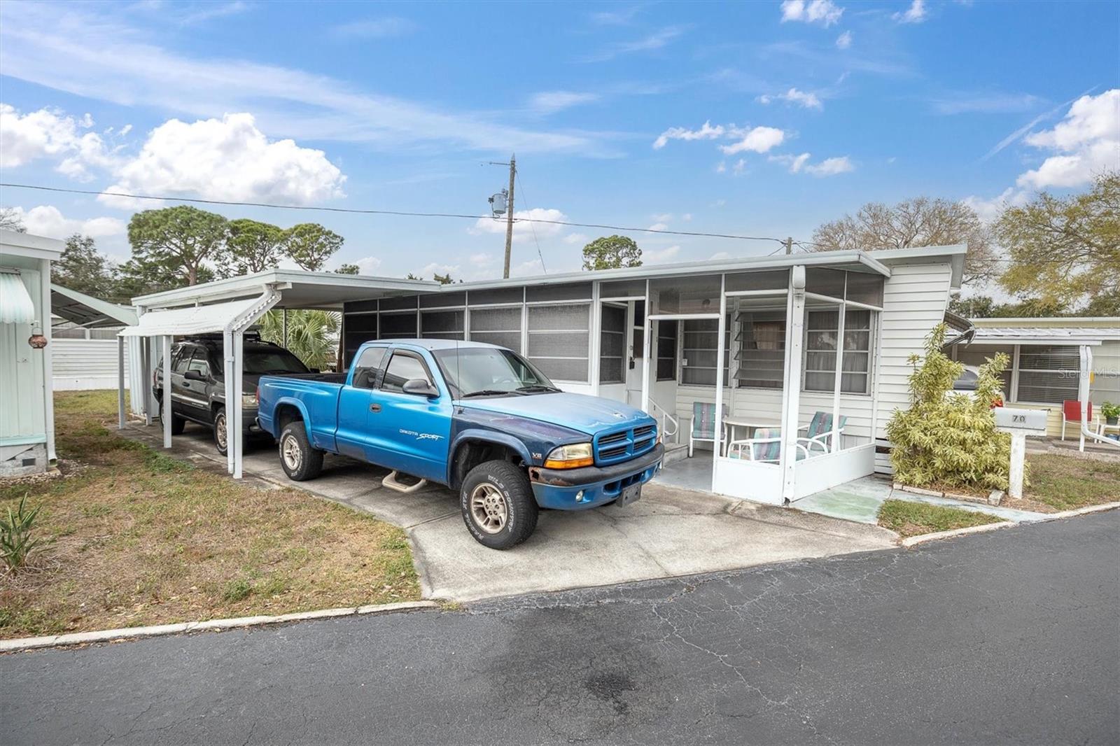 Listing photo id 15 for 7801 34th Avenue N 70