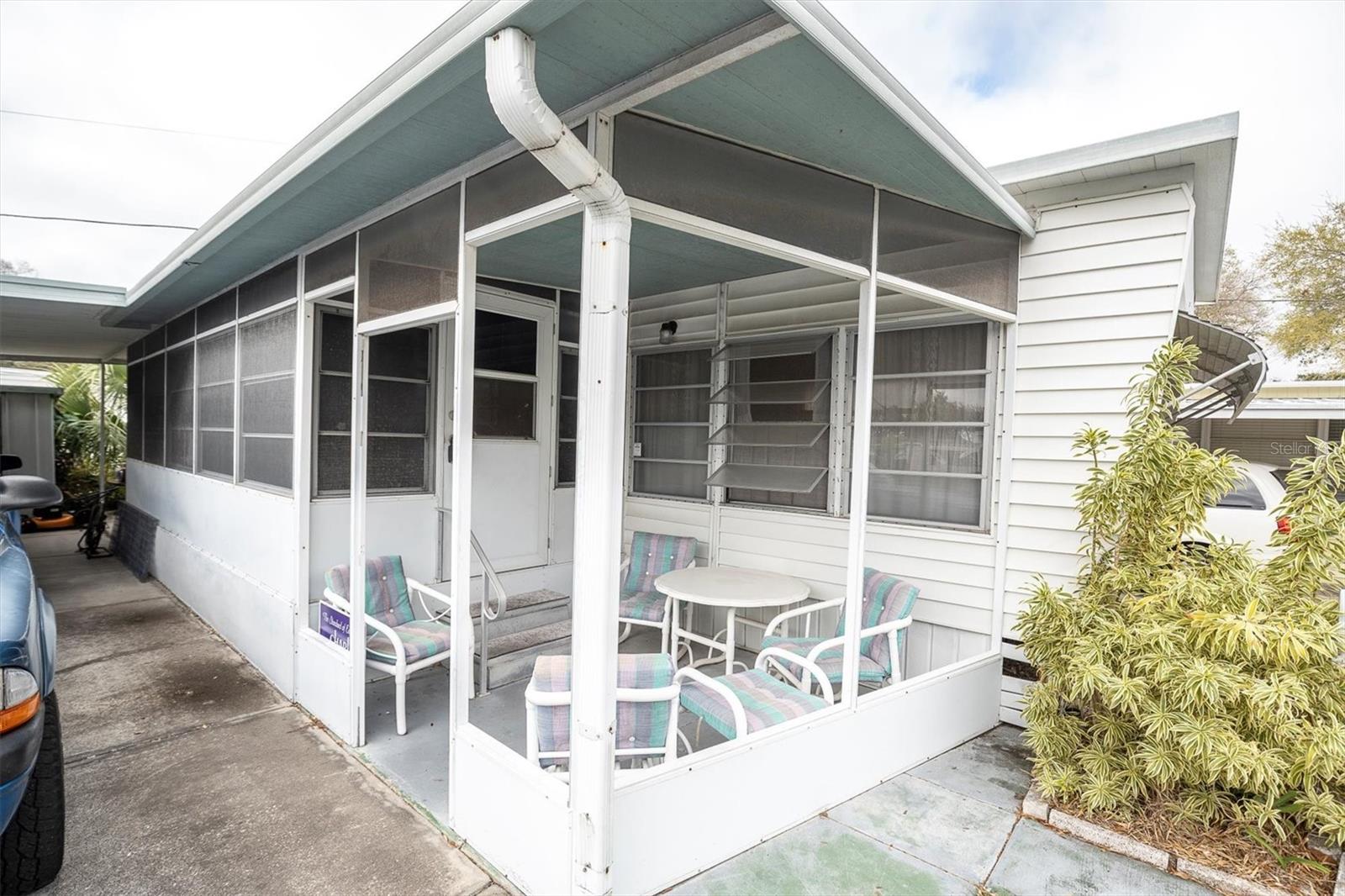 Listing photo id 0 for 7801 34th Avenue N 70