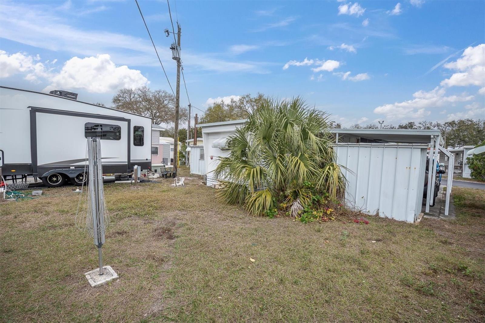 Listing photo id 18 for 7801 34th Avenue N 70