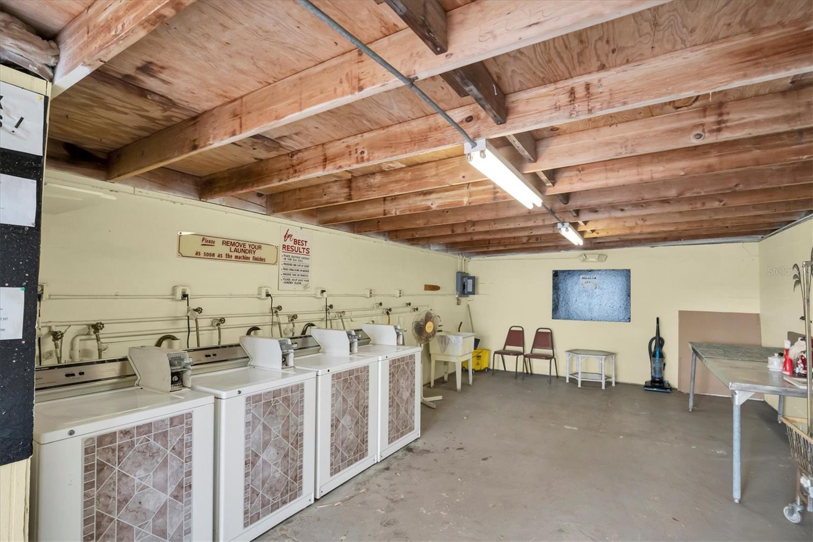 Listing photo id 27 for 7801 34th Avenue N 70