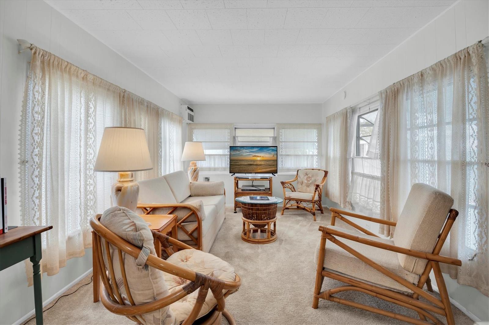 Listing photo id 1 for 7801 34th Avenue N 70