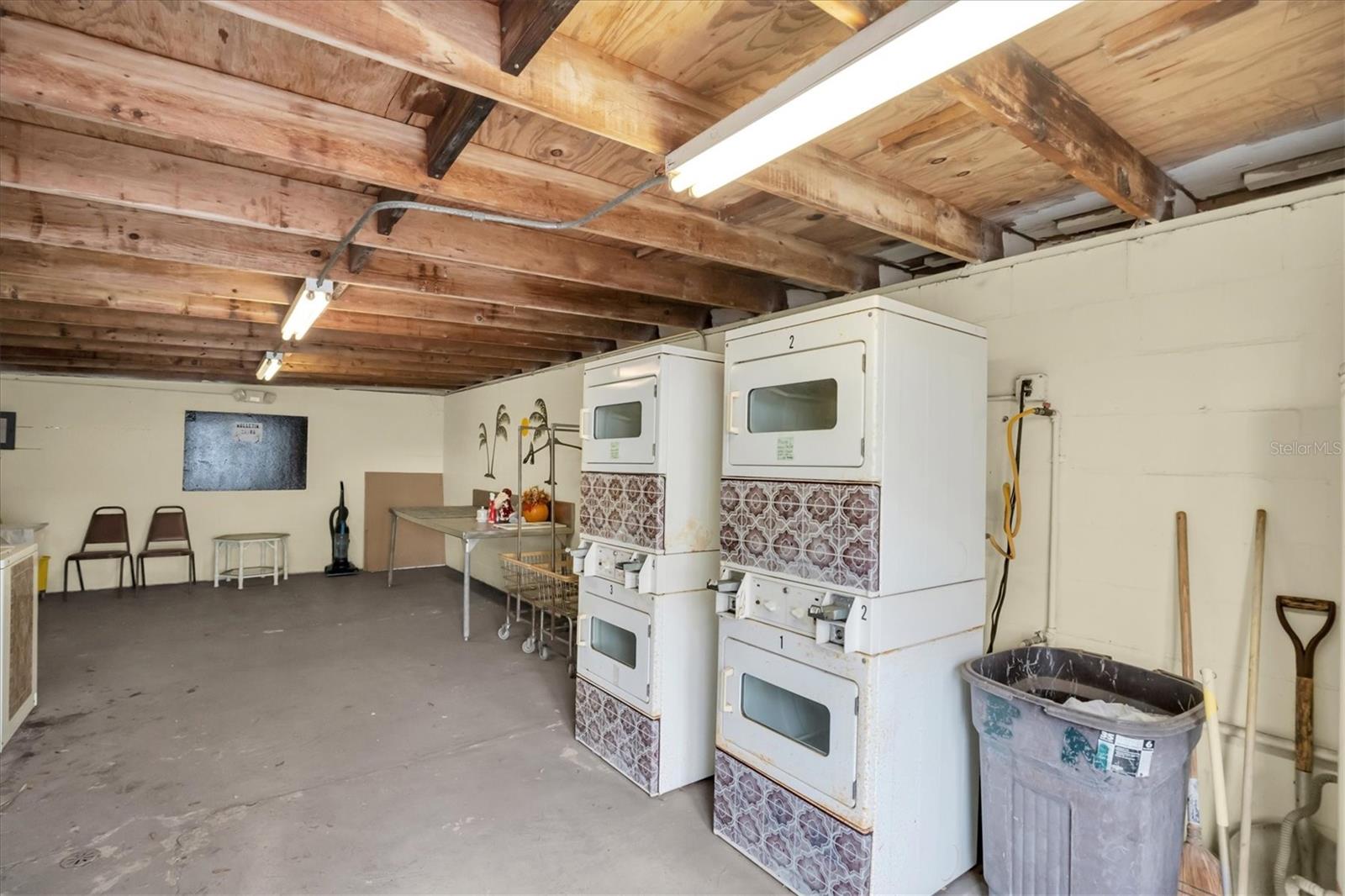 Listing photo id 29 for 7801 34th Avenue N 70