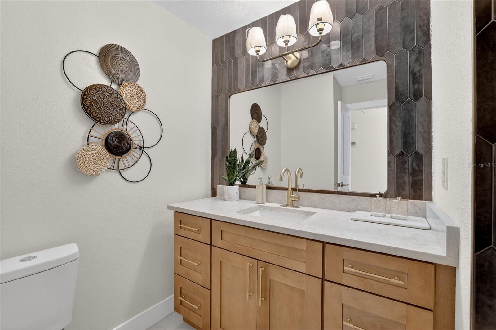 Image 22 of 39 For 18851 Tracer Drive