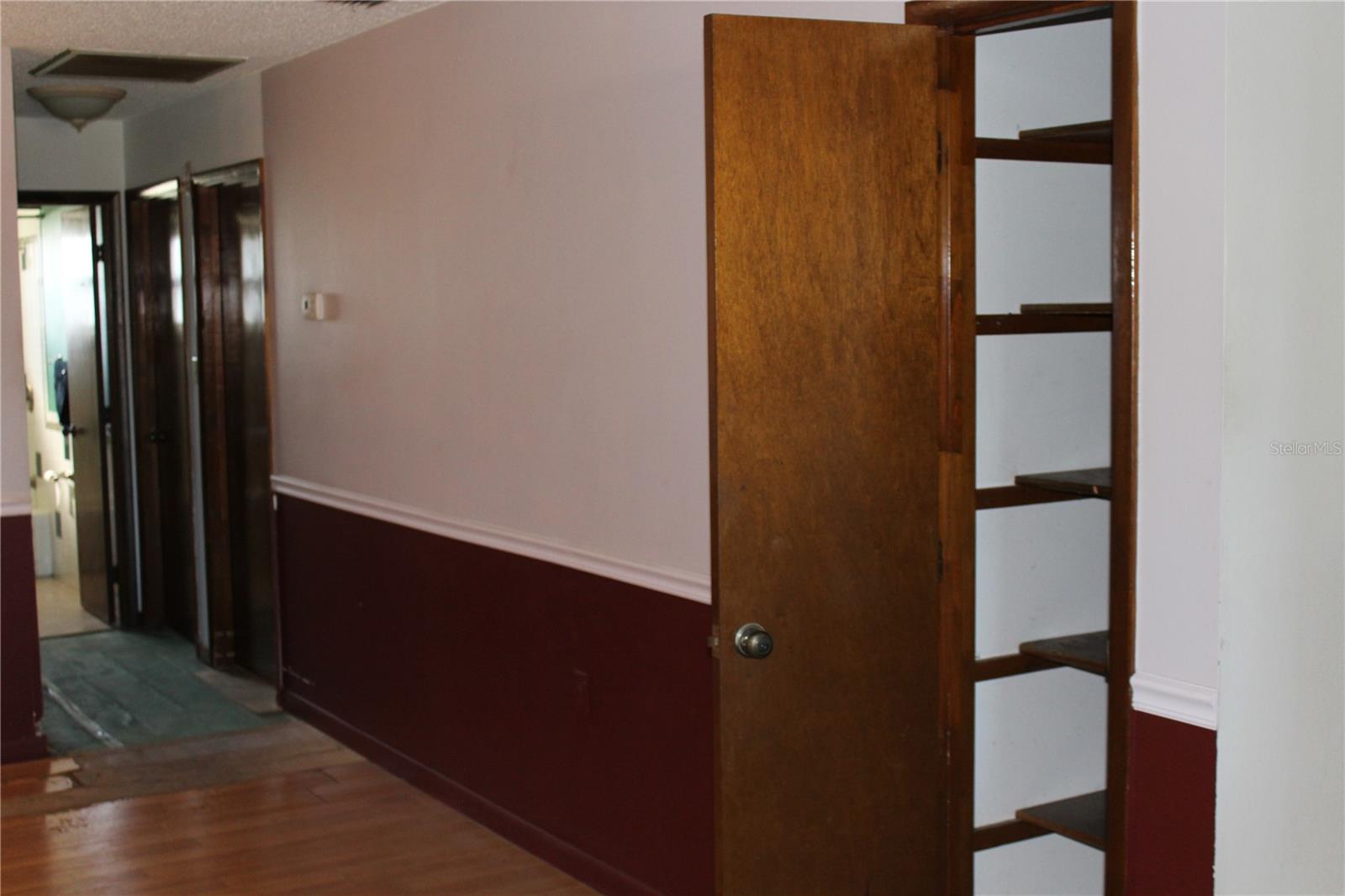 Image 11 of 24 For 2718 Shadywood Place