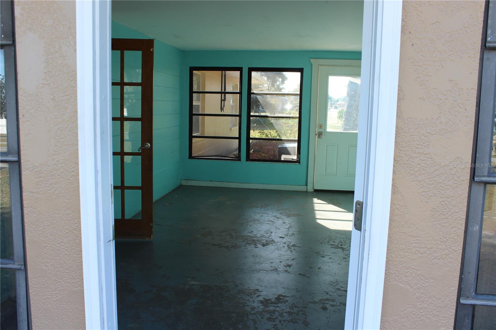 Image 17 of 24 For 2718 Shadywood Place