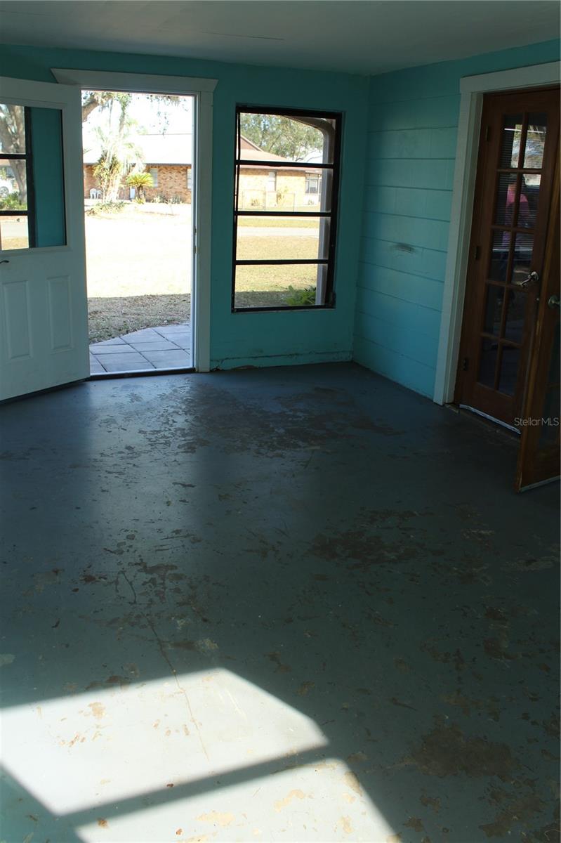 Image 18 of 24 For 2718 Shadywood Place