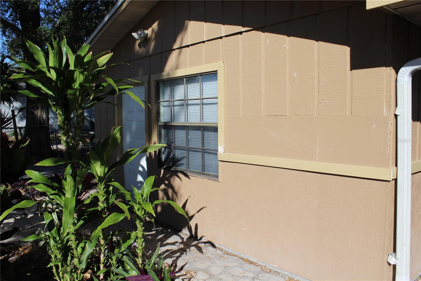 Image 20 of 24 For 2718 Shadywood Place