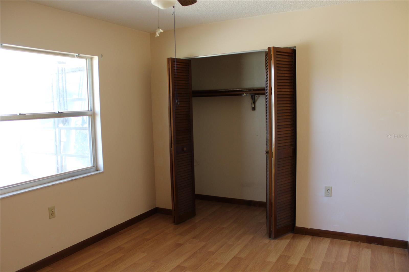 Image 6 of 24 For 2718 Shadywood Place